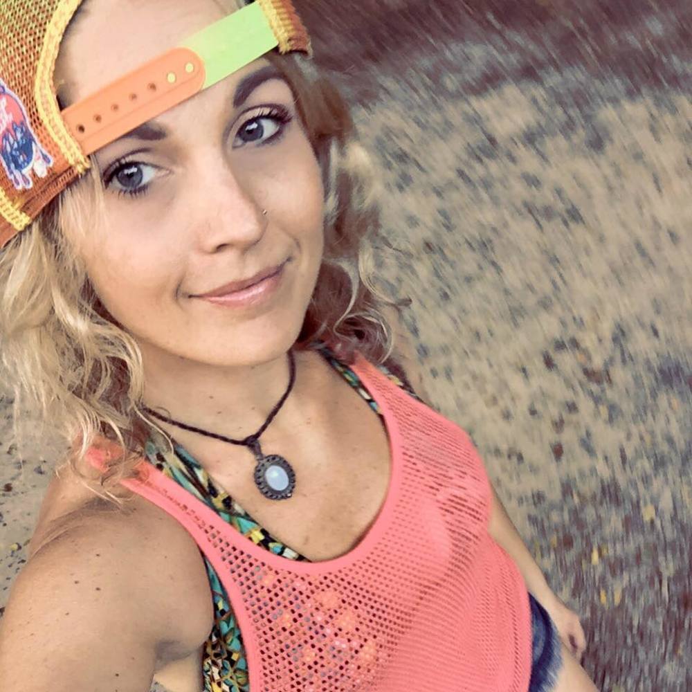 Meet your Posher, Alicia